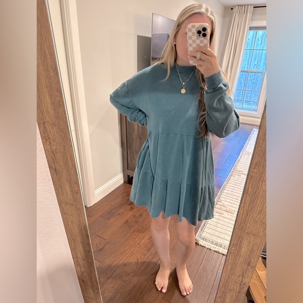 Wild fable NWT sweatshirt ruffle tiered dress with pockets